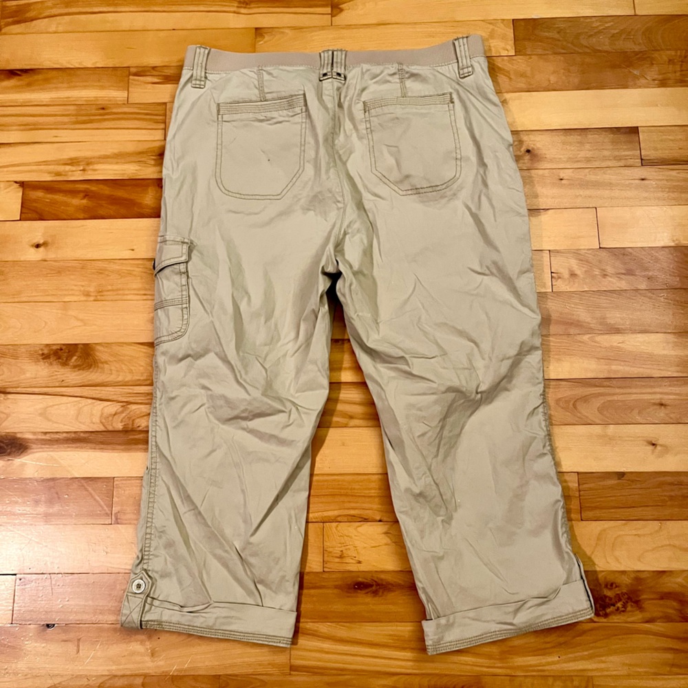 Lee relaxed fit Tan Cargo Capris 12 Medium - Picture 10 of 10